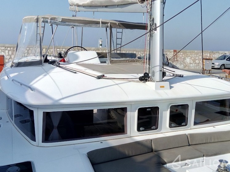 Lagoon 450  Flybridge - Yacht Charter Sailica