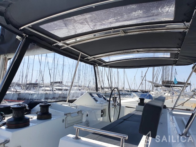 Lagoon 450  Flybridge - Yacht Charter Sailica