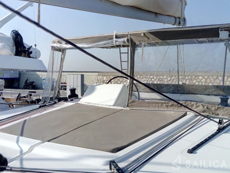 Lagoon 450  Flybridge - Yacht Charter Sailica