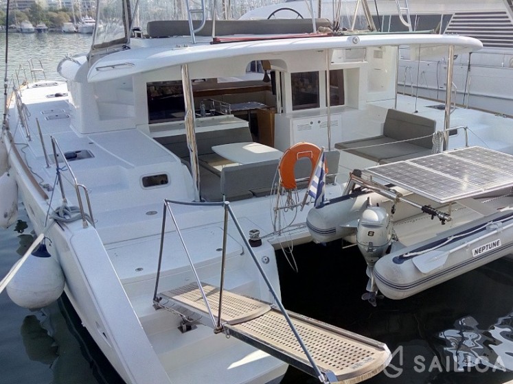 Lagoon 450  Flybridge - Yacht Charter Sailica