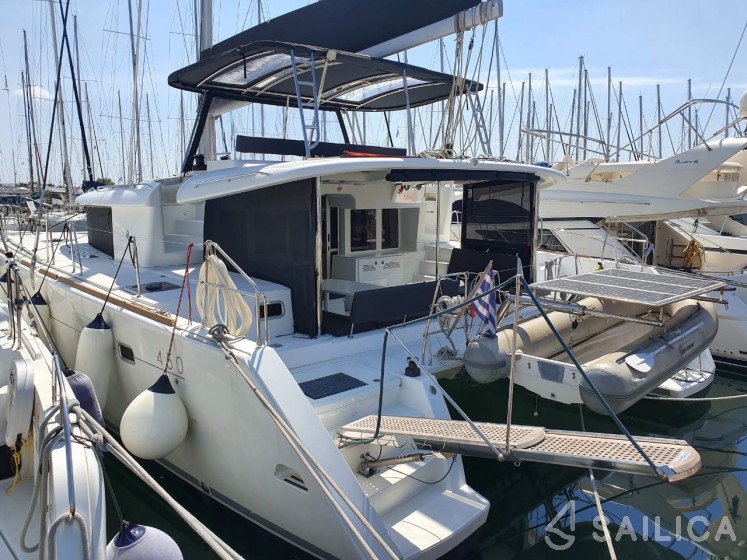 Lagoon 450  Flybridge - Yacht Charter Sailica