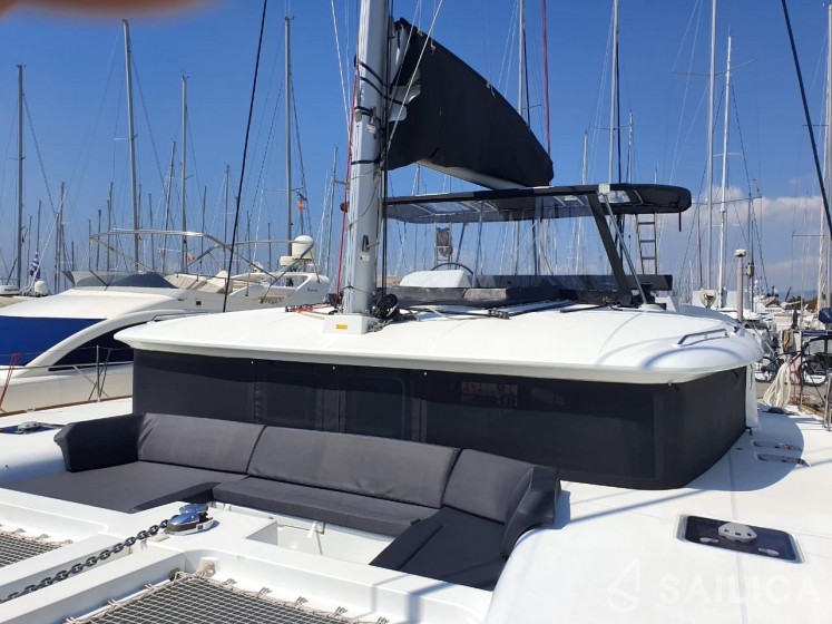 Lagoon 450  Flybridge - Yacht Charter Sailica