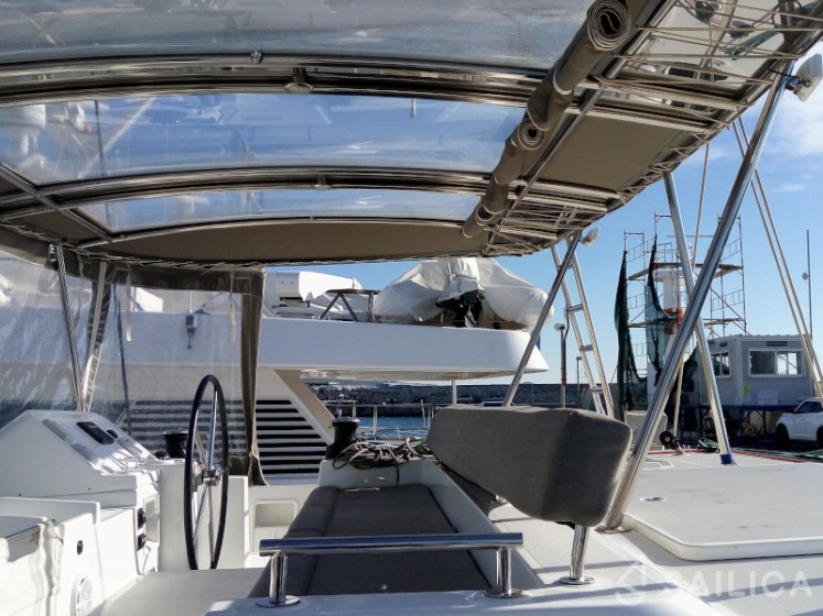 Lagoon 450  Flybridge - Yacht Charter Sailica