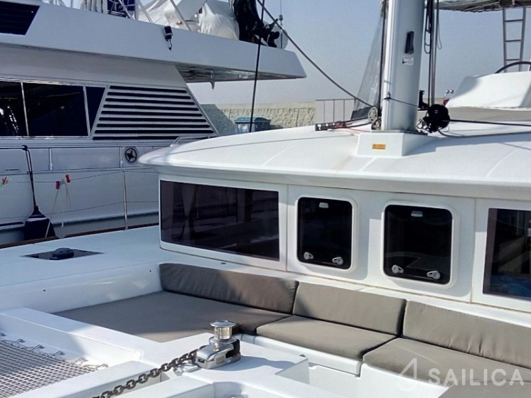 Lagoon 450  Flybridge - Yacht Charter Sailica