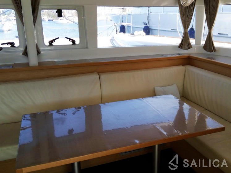 Lagoon 450  Flybridge - Yacht Charter Sailica