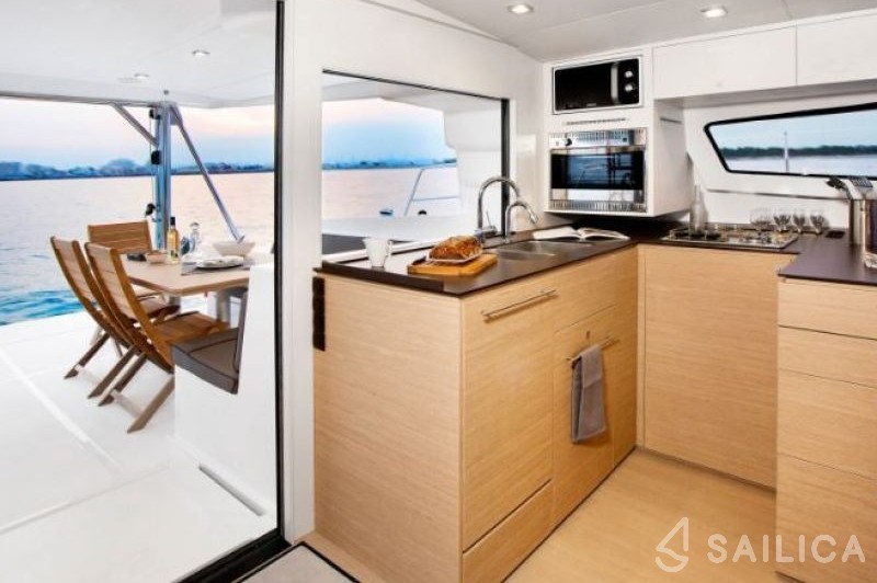 Bali 4.5 - 4 + 2 cab. - Yacht Charter Sailica