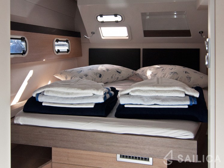 Bali 4.5 - 4 + 2 cab. - Yacht Charter Sailica
