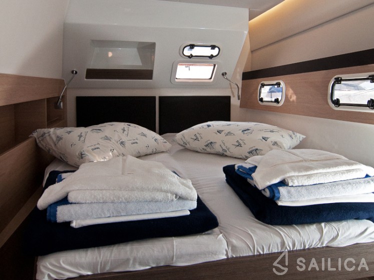 Bali 4.5 - 4 + 2 cab. - Yacht Charter Sailica