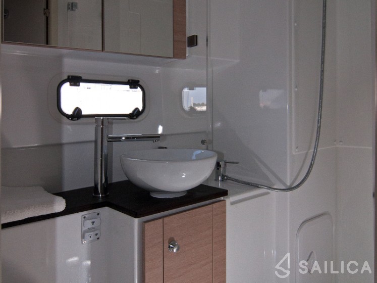 Bali 4.5 - 4 + 2 cab. - Yacht Charter Sailica