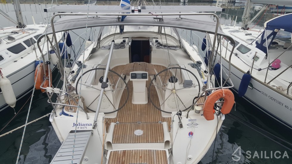 Bavaria 40 - Yacht Charter Sailica