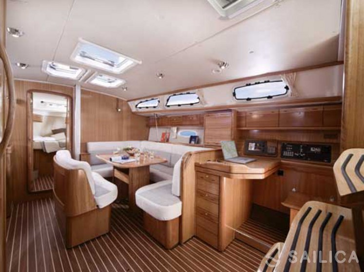 Bavaria 40 - Yacht Charter Sailica