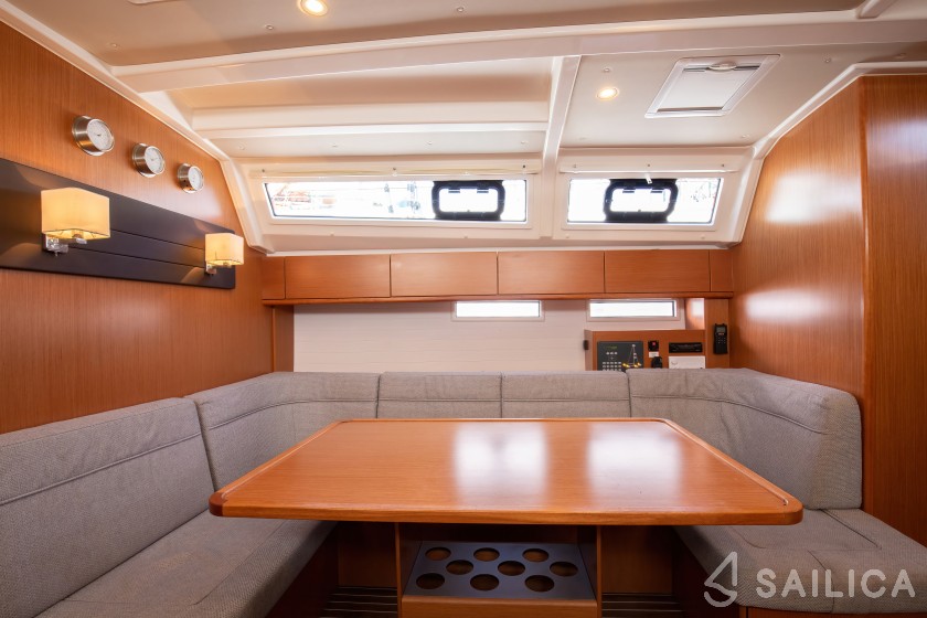 Bavaria 46 Cruiser - Yacht Charter Sailica