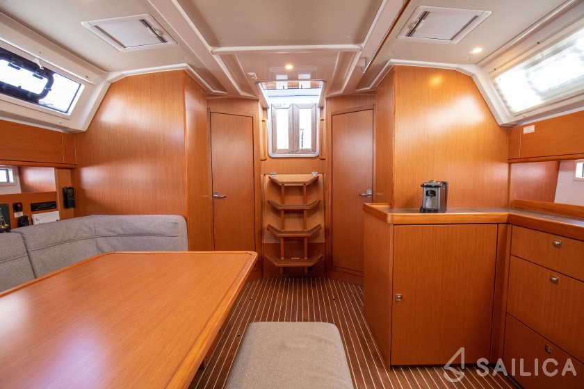 Bavaria 46 Cruiser - Yacht Charter Sailica