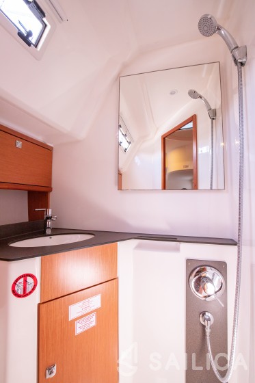 Bavaria 46 Cruiser - Yacht Charter Sailica