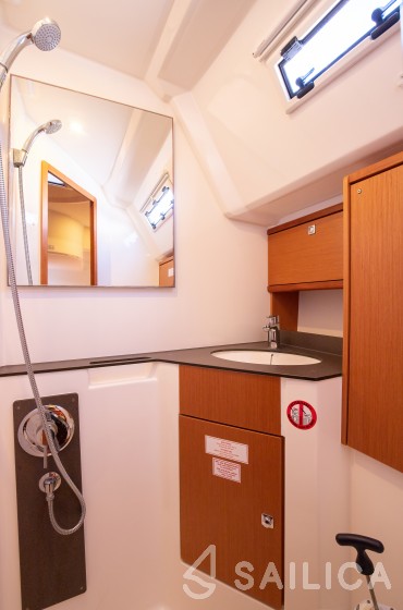 Bavaria 46 Cruiser - Yacht Charter Sailica