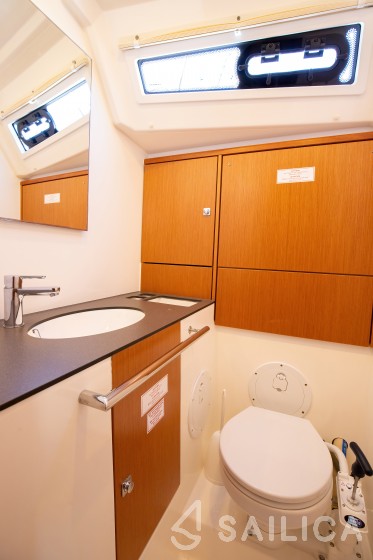 Bavaria 46 Cruiser - Yacht Charter Sailica