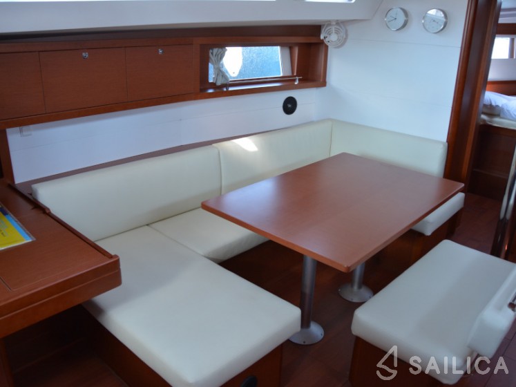 Oceanis 48 - Yacht Charter Sailica