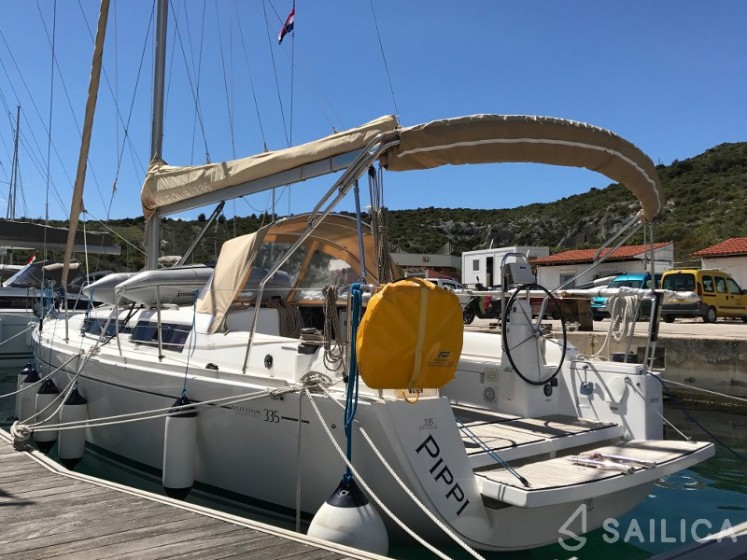 Dufour 335 Grand Large - Yacht Charter Sailica