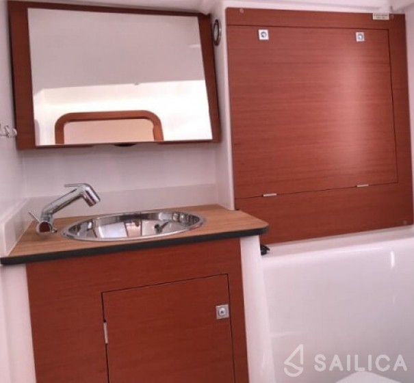 Dufour 350 GL - Yacht Charter Sailica