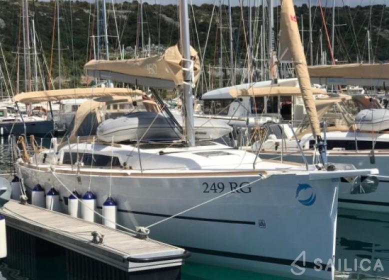 Dufour 350 GL - Yacht Charter Sailica