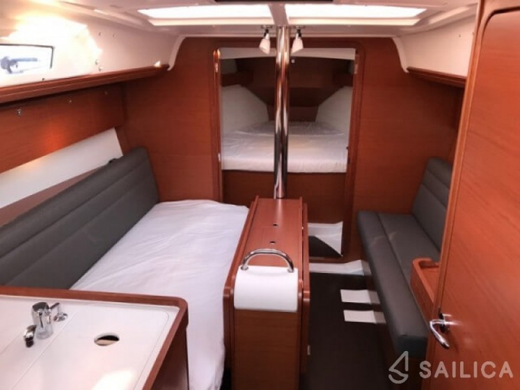 Dufour 350 GL - Yacht Charter Sailica