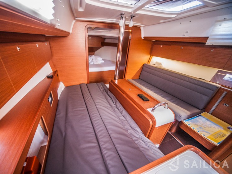 Dufour 350 GL - Yacht Charter Sailica