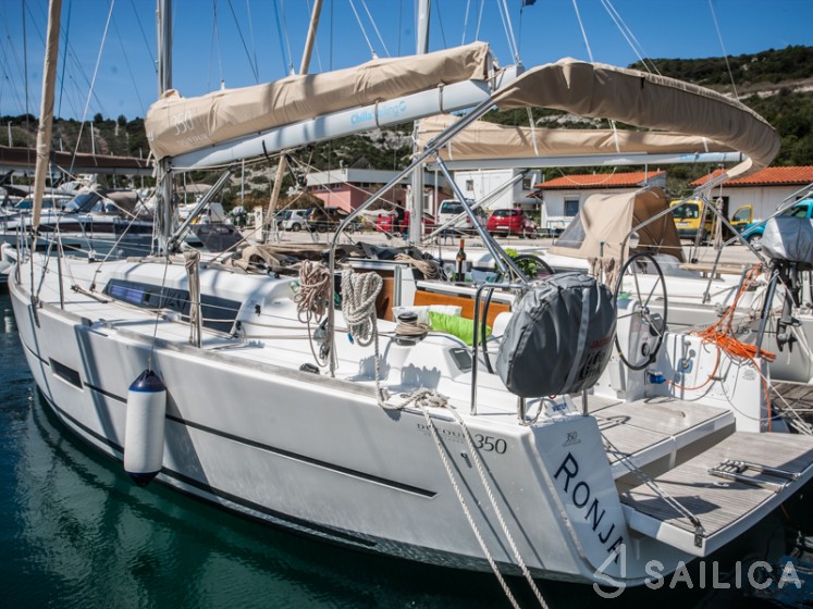 Dufour 350 GL - Yacht Charter Sailica