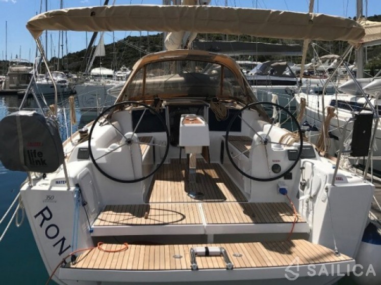Dufour 350 GL - Yacht Charter Sailica