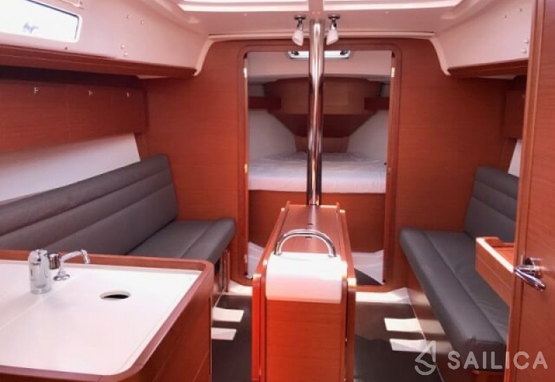 Dufour 350 GL - Yacht Charter Sailica