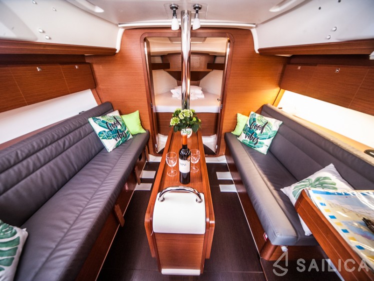 Dufour 350 GL - Yacht Charter Sailica