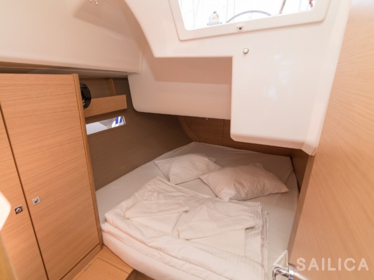 Dufour 410 Grand Large - Yacht Charter Sailica