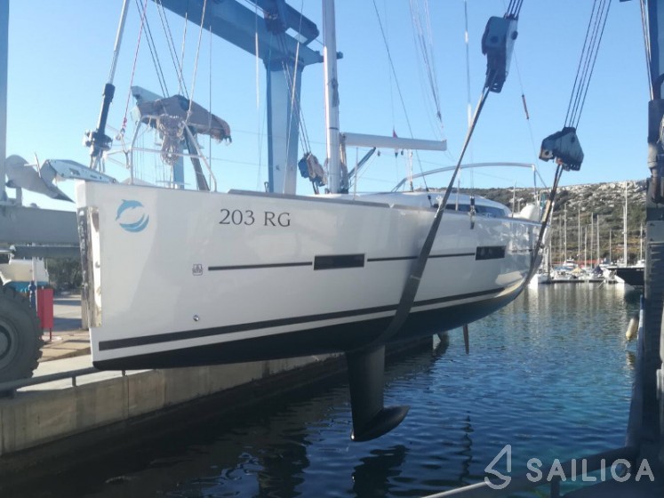 Dufour 410 Grand Large - Yacht Charter Sailica