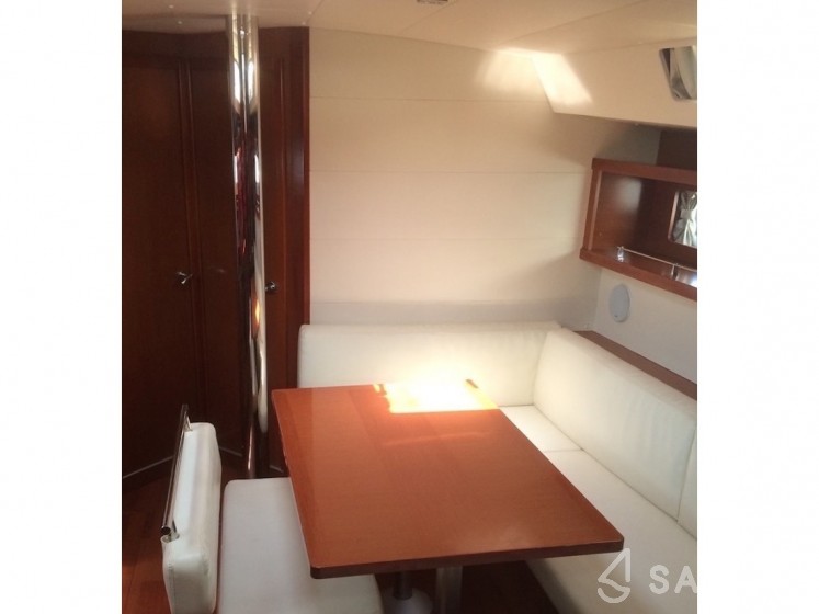 Oceanis 45 - Yacht Charter Sailica