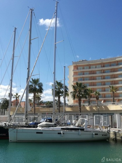 Oceanis 45 - Yacht Charter Sailica