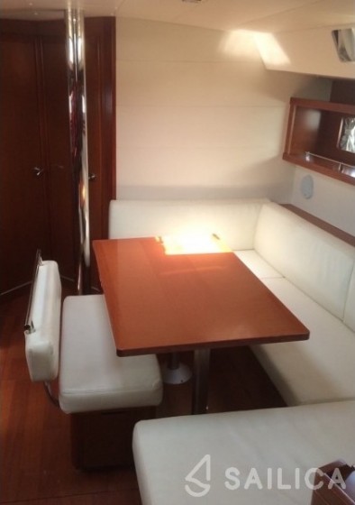 Oceanis 45 - Yacht Charter Sailica
