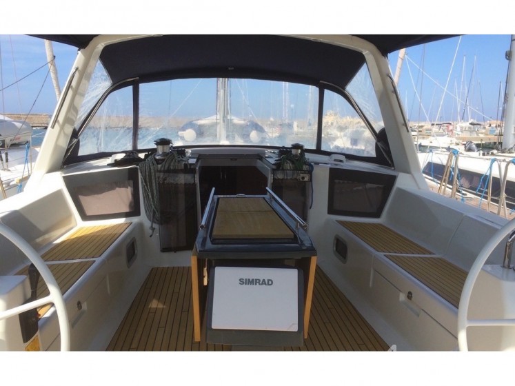 Oceanis 45 - Yacht Charter Sailica