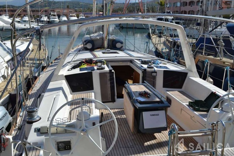 Oceanis 45 - Yacht Charter Sailica