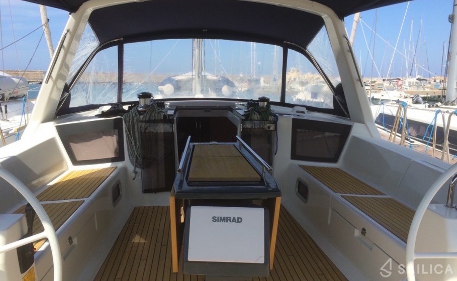 Oceanis 45 - Yacht Charter Sailica