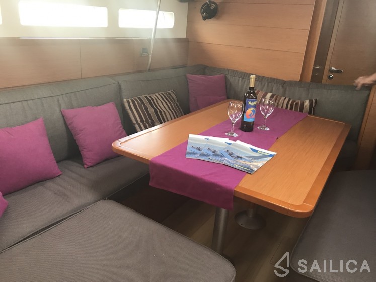 Sun Odyssey 519 - Yacht Charter Sailica