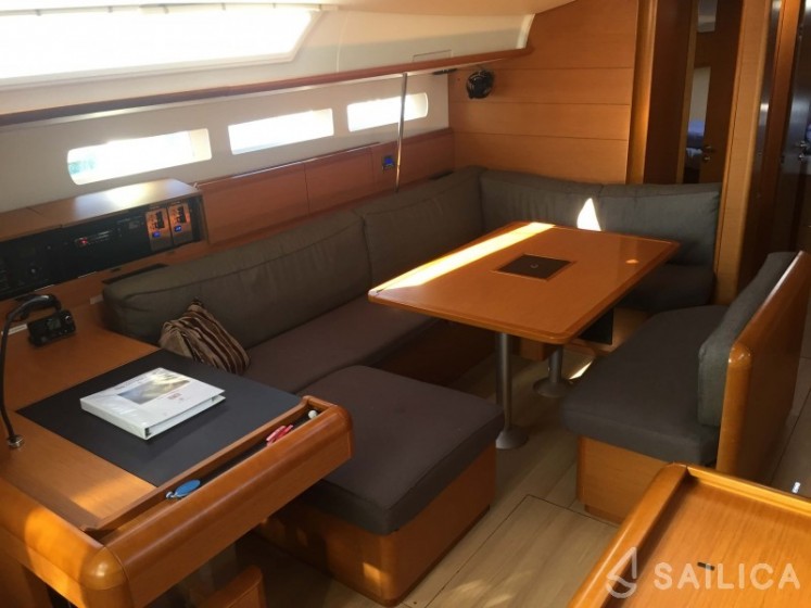 Sun Odyssey 519 - Yacht Charter Sailica