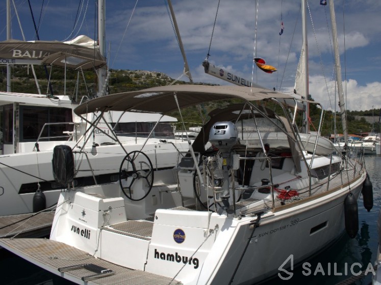 Sun Odyssey 389 - Yacht Charter Sailica