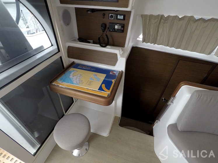 Lagoon 380 - Yacht Charter Sailica