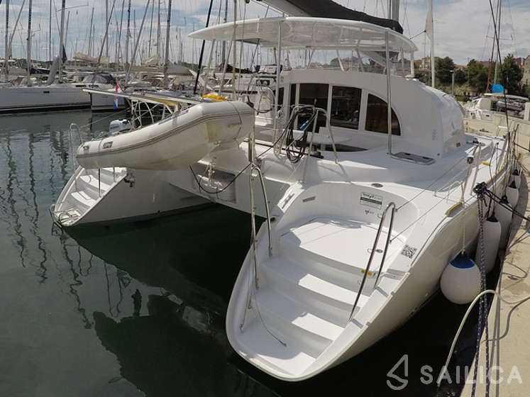 Lagoon 380 - Yacht Charter Sailica