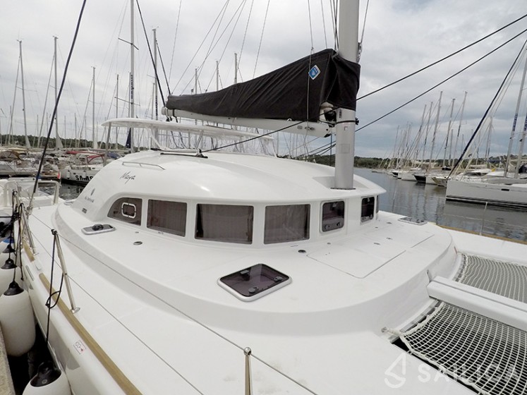 Lagoon 380 - Yacht Charter Sailica