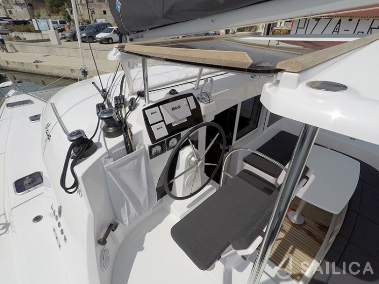 Lagoon 380 - Yacht Charter Sailica