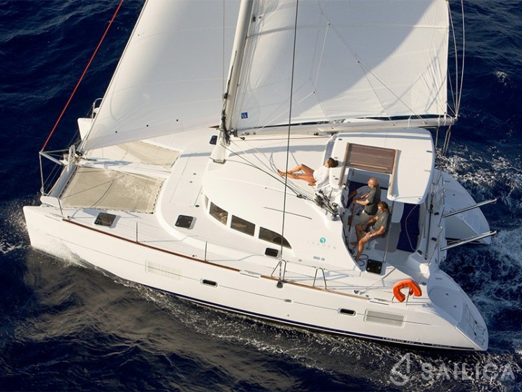 Lagoon 380 - Yacht Charter Sailica