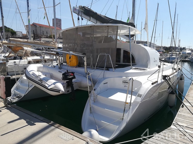 Lagoon 380 - Yacht Charter Sailica