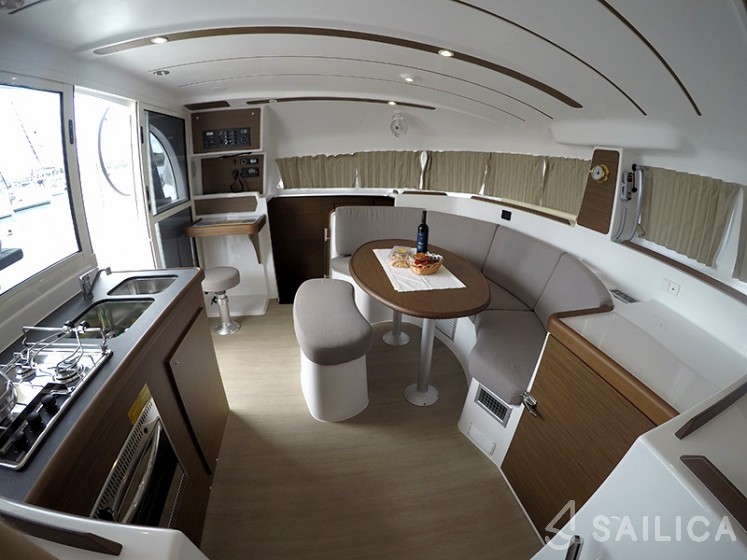 Lagoon 380 - Yacht Charter Sailica
