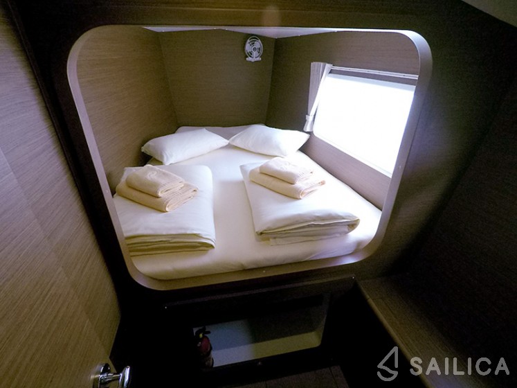 Lagoon 380 - Yacht Charter Sailica