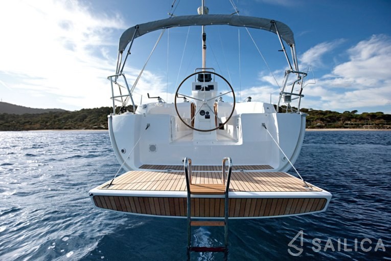 Bavaria 32 Cruiser - Yacht Charter Sailica